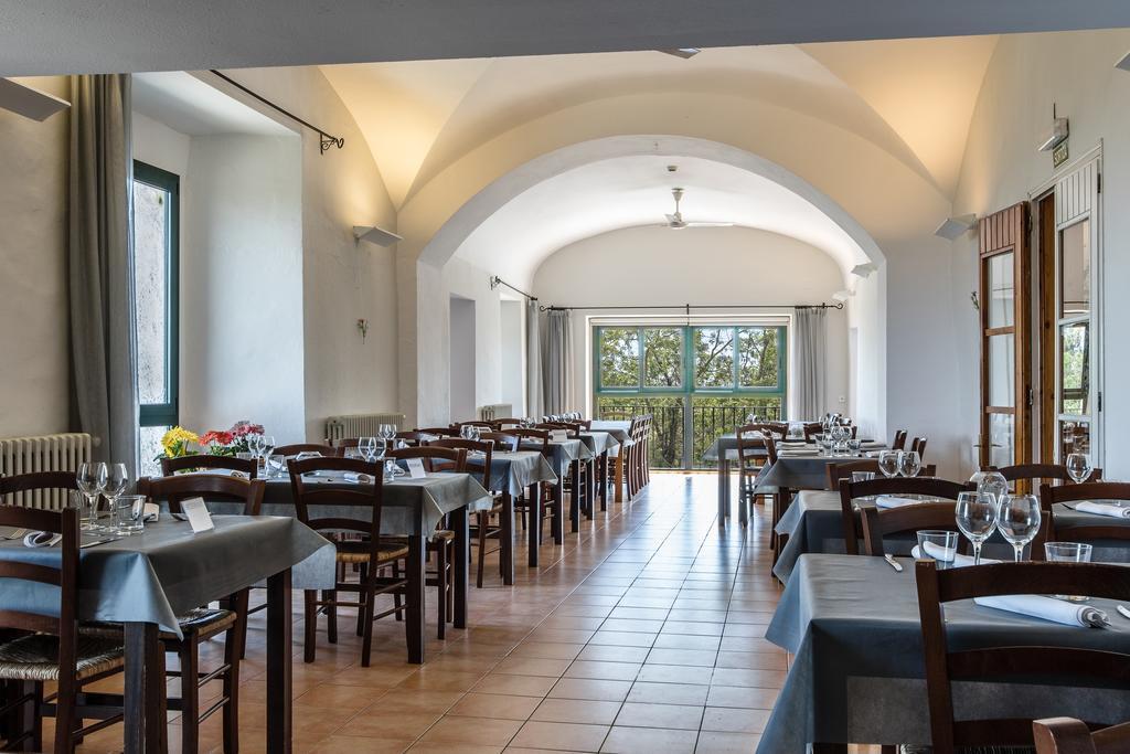 Hostatgeria Restaurant Els Angels Hotel มาเดรมันยา ภายนอก รูปภาพ