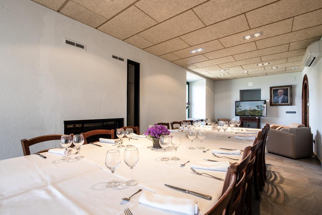Hostatgeria Restaurant Els Angels Hotel มาเดรมันยา ภายนอก รูปภาพ